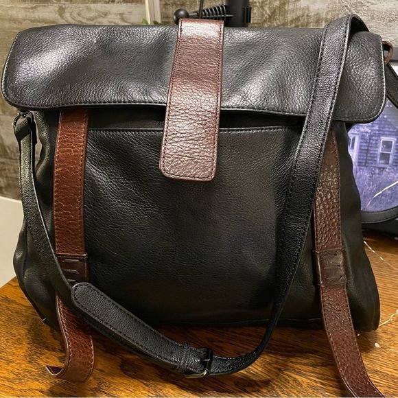 Cynthia Rowley crossbody - Picture 1 of 8